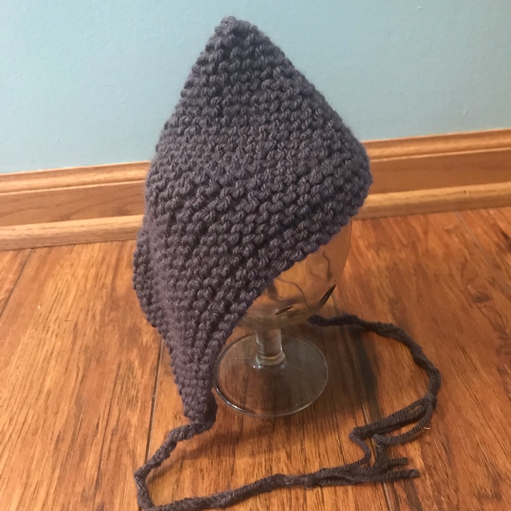 Newborn bonnet - Picture 2 of 2